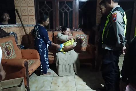 Polisi Buru Pelaku Pembuang Bayi Dalam Kardus Di Pungging Mojokerto