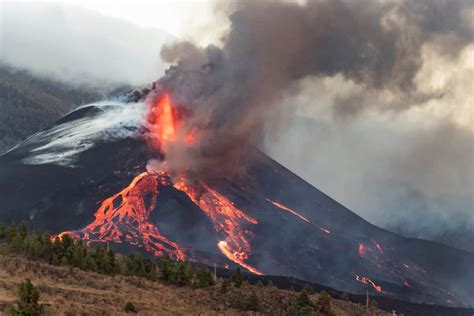 マグマと溶岩の違いを解説～噴火の危険を知り火山に備える方法 防災新聞