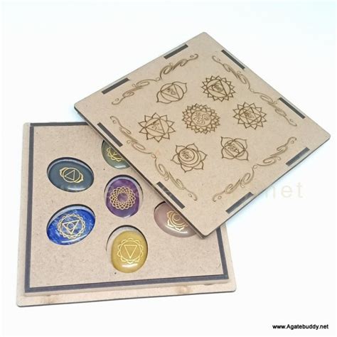 Seven Chakra Reiki Set With Engraved Chakra Tree Of Life Box Agate Buddy