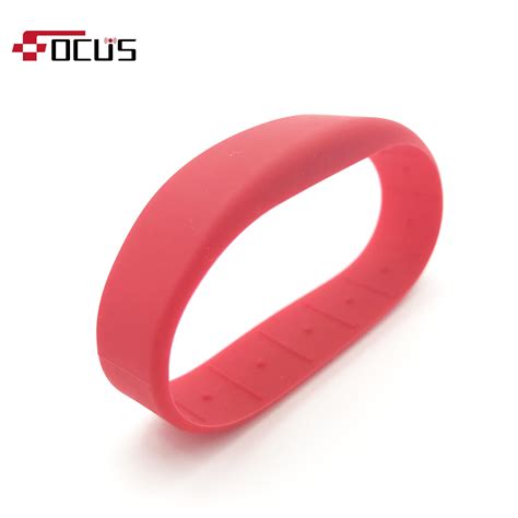 Custom Print Logo Waterproof Silicone IC ID RFID Wristband For Fitness