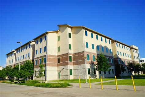 University of Texas at Dallas Stock Image - Image of green, beautiful ...