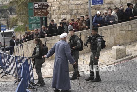 Hamas Serukan Israel Berhenti Kepung Masjid Al Aqsa Republika Online