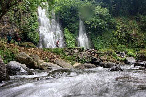 Wisata Alam Air Terjun Kembar ANTARA Foto