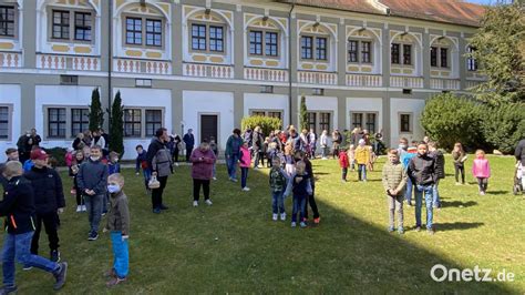 Ostereiersuche Im Pfarrgarten In Waldsassen Onetz