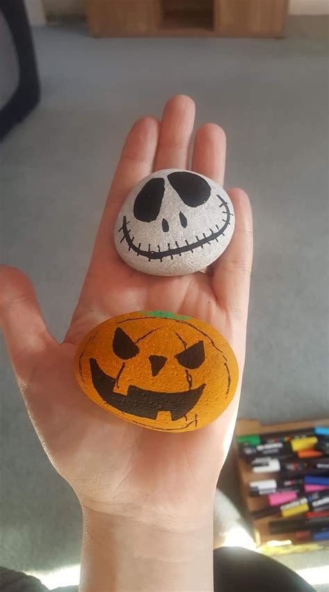 Pin By Dianne Pilatowski On Rocks Painted Halloween Rocks Painted