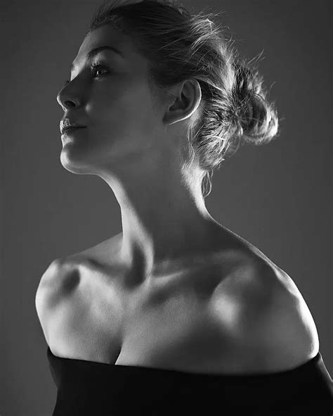 Rosamund Pike Hot And Sexy Bikini Pictures Woophy