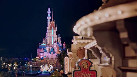 The Castle Of Magical Dreams At Hong Kong Disneyland Youtube