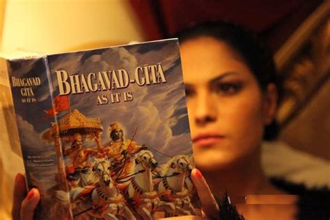 Why Should I Read Bhagavad Gita Top Reasons Read Bhagavad Gita