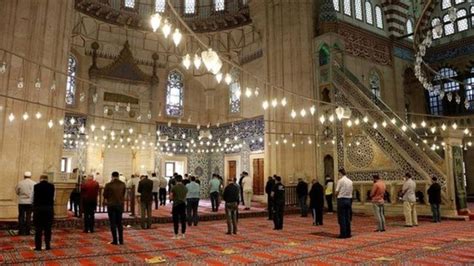 CUMA NAMAZI SAATLERİ 30 Haziran 2023 Diyanet İstanbul Ankara İzmir