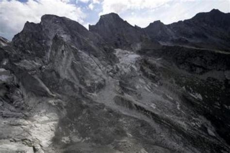 Eight Still Missing After Huge Landslide In Swiss Alps The Straits Times