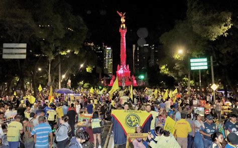 Aficionados Del Am Rica Celebran En El Ngel De La Independencia El