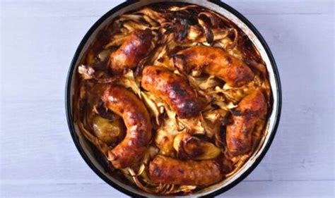 Jamie Oliver S Easy And Delicious’ 5 Ingredient Sausage Bake Takes 10 Minutes To Prepare