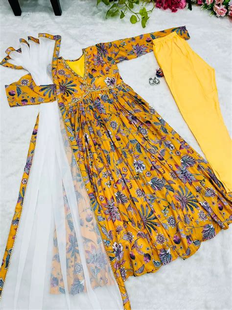 Traditional Gown To Give Your Function More Ethnic Vibe For Wedding And