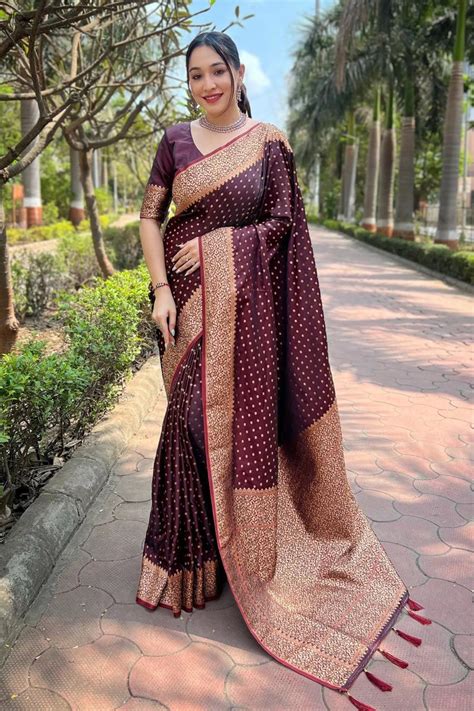 Dazzling Maroon Color Soft Lichi Silk Beautiful Rich Pallu Saree