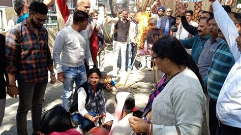 Lpg Price Hike Congress Workers Protest Against Hike In Prices Of Gas