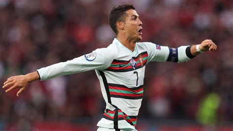 Euro 2020 Cristiano Ronaldo dublă pentru istorie L a depășit pe