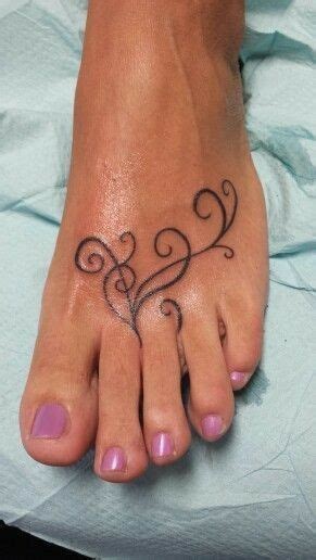 Pin By Mamma Mette On Tatuering In Foot Tattoos Toe Tattoos