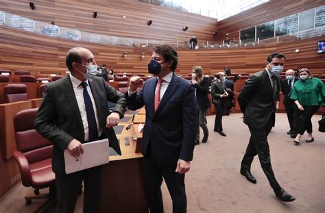 Fotos El Procurador Del N Interviene En El Pleno De Las Cortes