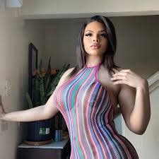 Halle Hayes: Her Bio, Family, Net Worth, Family, And More - The Nations ...