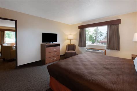 AmericInn by Wyndham Petoskey | Petoskey, MI Hotels