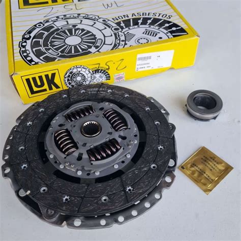 GENUINE LuK Clutch Kit 5 Speed With Release Bearing For 2 2L 3 2L