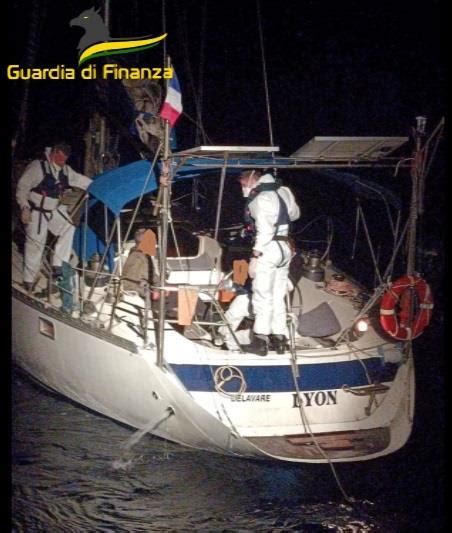 Arrestati Due Scafisti A Crotone Lotta Al Traffico Di Esseri Umani