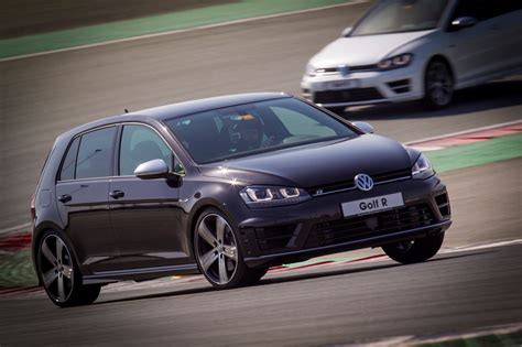 2014 Volkswagen Golf R Tested At Dubai Autodrome Gcc Prices Specsmotoring Middle East Car