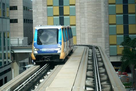 Metromover In Downtown Miami Editorial Image Image Of Scene Business 127555190