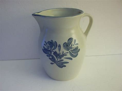 Pfaltzgraff Yorktowne Pitcher Vintage Ceramic Ounce Blue Floral