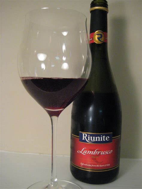 Riunite Lambrusco - FIrst Pour Wine