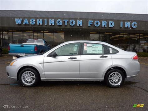 2011 Ingot Silver Metallic Ford Focus SE Sedan 40879514 Photo 10