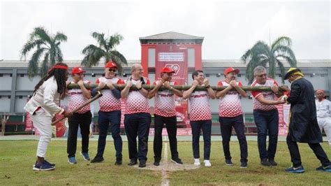 Duta Besar Dan Menkumham Tanding Bersama Narapidana Tandai Dibukanya