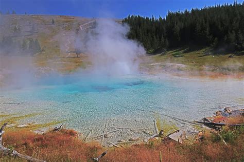 Yellowstone Caldera Loop – day 6 – Walking to the light