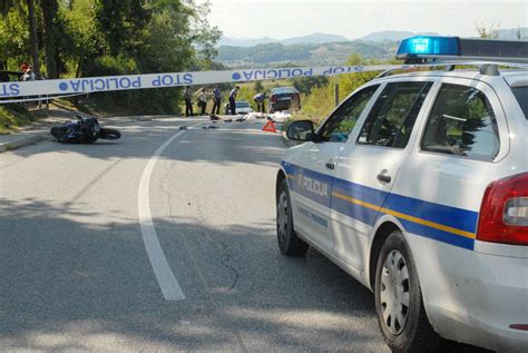 Galerija slika Stubička Slatina Sudar auta i motora stradala dva