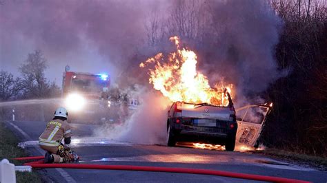 Schocksekunde In Freital Wagen Geht In Flammen Auf Antenne Sachsen