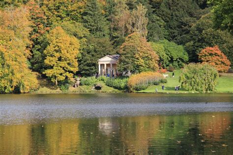 Temple Of Flora At Stourhead Gardens, Wiltshire Stock Image - Image of ...