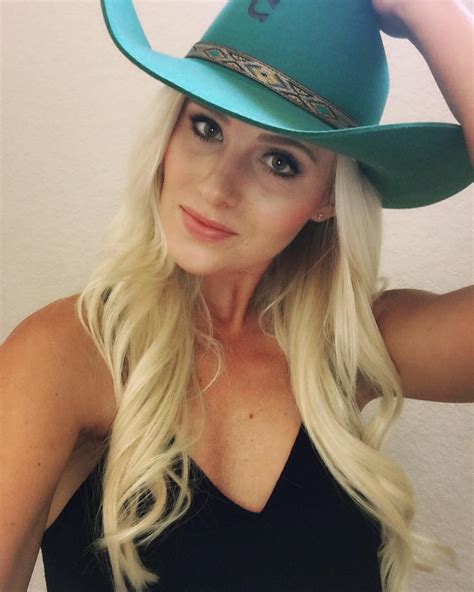 The Hottest Tomi Lahren Bikini Photos Thblog