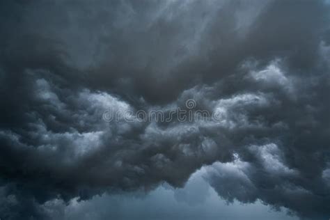 Nuvens De Tempestade Escura Nuvens Escuras De Fundo Antes De Uma