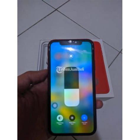 HP IPhone 11 128 GB Bekas Warna Merah Siap Pakai Harga Nego Di Semarang