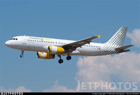 EC LUN Airbus A320 232 Vueling Marcello Galzignato JetPhotos