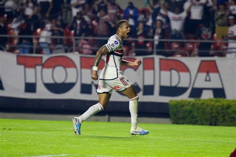 S O Paulo Goleia O Tolima No Morumbi E Encaminha Classifica O S