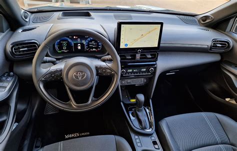 First World Test: Toyota Yaris Cross 1,5 Hybrid 130 - Biltest ...