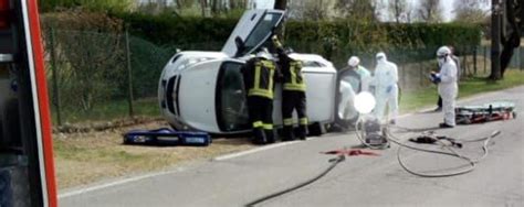 Si Ribalta Con Lauto A Lentate Sul Seveso Un Ferito Trasportato All