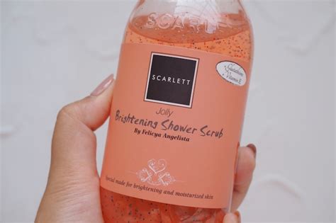 Review Scarlett Brightening Shower Scrub Wangi Parfum Mewah Bukareview