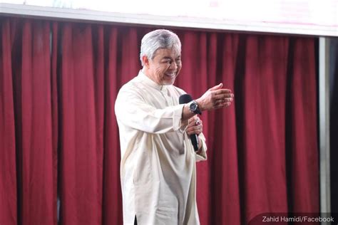 1 UMNO President Ahmad Zahid Hamidi Says It Is Up To The Partys