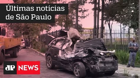 Homem morre em acidente entre carro e caminhão em São Paulo YouTube