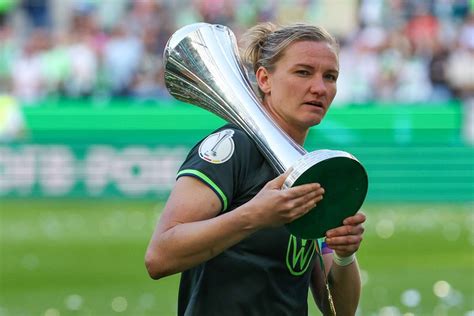 Alexandra Popp zum dritten Mal Fußballerin des Jahres folgt auf