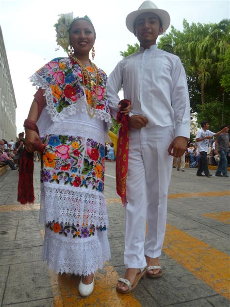 Traje típico de Quintana Roo México