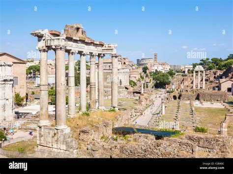 Las Columnas Est N Las Ruinas Del Templo De Saturno Un Templo Al Dios