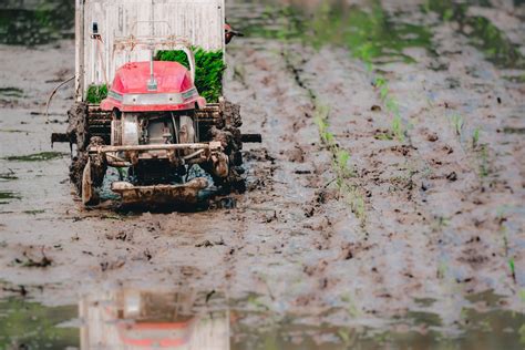 Utilaje Agricole Si Impactul Lor Asupra Mediului Meca Rul